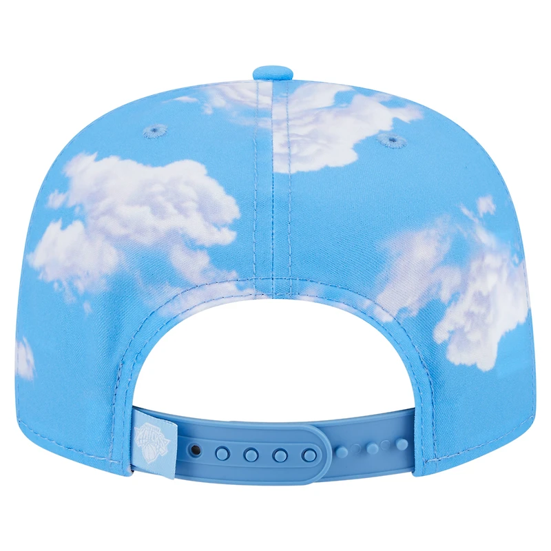 Casquette ajustable New Era bleu clair New York Knicks pour homme avec logo « Head in the Clouds »