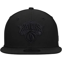 Men's New Era New York Knicks Black On Black 9FIFTY Snapback Hat