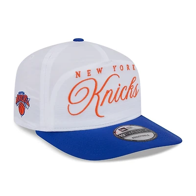 Casquette ajustable New Era 19TWENTY blanche/bleue pour homme, New York Knicks, NBA Draft 2025, en nylon On-Stage