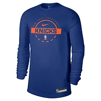 T-shirt d'entraînement à manches longues Nike bleu New York Knicks 2025/26 On-Court Flare Dri-FIT pour homme, en mélange de trois matières.