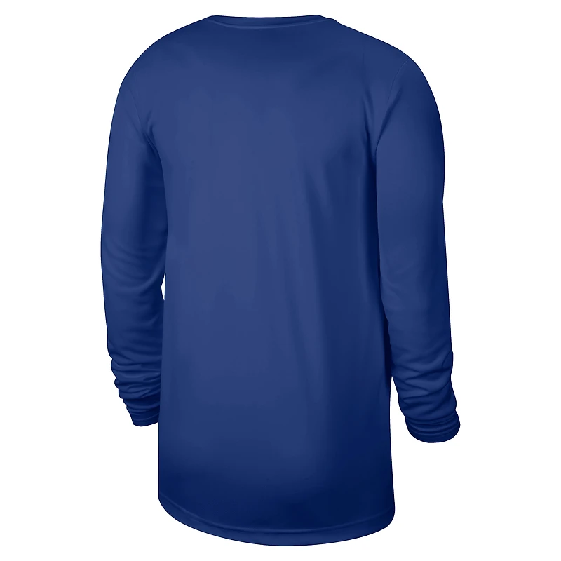 T-shirt d'entraînement à manches longues Nike bleu New York Knicks 2025/26 On-Court Flare Dri-FIT pour homme, en mélange de trois matières.