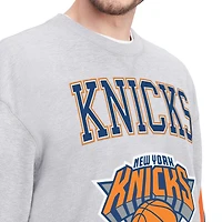 Sweat-shirt à col rond Tommy Jeans gris chiné New York Knicks Hayes pour hommes