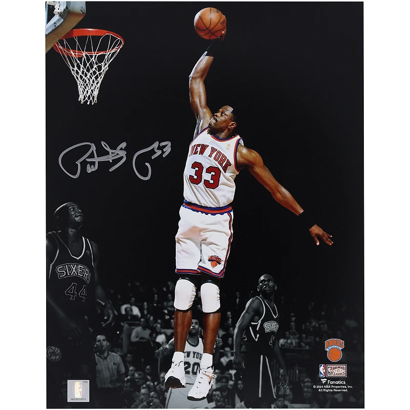 Photographie autographiée de 11"x 14" de Patrick Ewing, New York Knicks, Dunking vs LA Clippers
