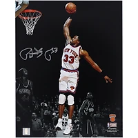Photographie autographiée de 11"x 14" de Patrick Ewing, New York Knicks, Dunking vs LA Clippers