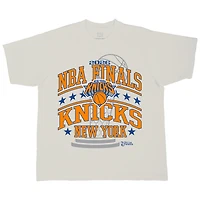 T-shirt unisexe Stadium Essentials crème New York Knicks 2026 NBA Finals No Regrets