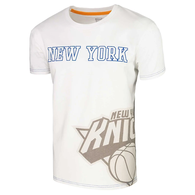 T-shirt unisexe avec tableau de bord des New York Knicks Stadium Essentials blanc