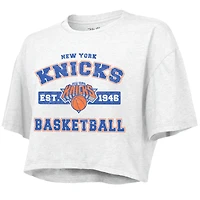 Haut court boxy blanc Majestic Threads pour femme, des New York Knicks