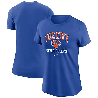 T-shirt Nike bleu pour femme New York Knicks « La ville ne dort jamais »