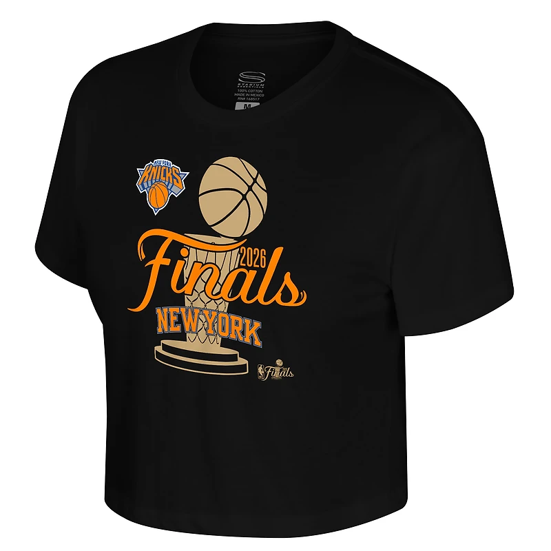 T-shirt court noir New York Knicks, collection croisière des finales NBA 2026, pour femmes, de la marque Stadium Essentials.