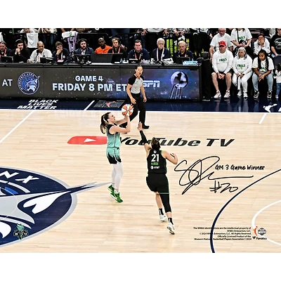 Photographie autographiée de Sabrina Ionescu du New York Liberty 2024 WNBA Finals Game 3, 8" x 10", tir à trois points gagnant avec l'inscription "GM 3 Game Winner"
