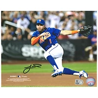 Photo de lancer en saut autographiée par Jeff McNeil, joueur des Mets de New York (8 x 10 pouces).