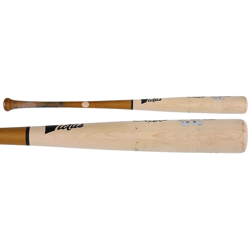 Batte Victus beige/marron autographiée par Juan Soto, utilisée en match par les Mets de New York lors de la saison 2025 de la MLB - HH98515981