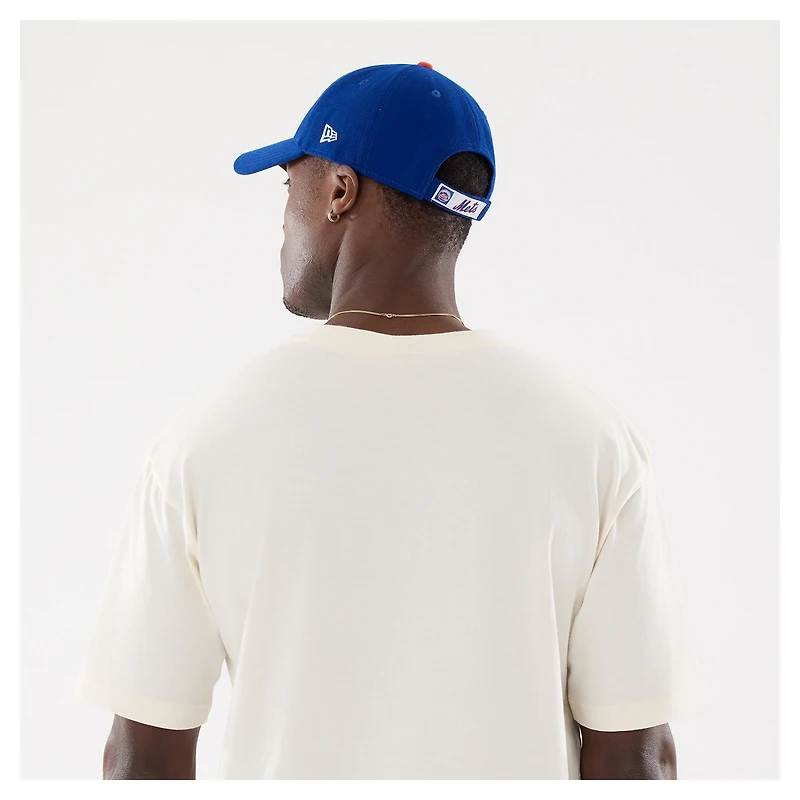 Men's New Era Beige York Mets Lifestyle Coat of Arms Flocking T-Shirt