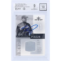 Carte autographiée par Mike Piazza (New York Mets) de la série Upper Deck MVP GU Relic 2002, numéro J-MP, authentifiée par Beckett Fanatics Witnessed (9/10).