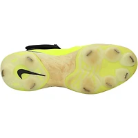 Crampons Nike noirs et jaunes portés par Pete Alonso (New York Mets) lors du match contre les Braves d'Atlanta le 23 juin 2025, et autographiés par ce dernier.