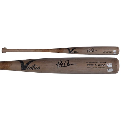 Bâton Victus gris autographié par Pete Alonso (New York Mets), utilisé en match lors de la saison 2025 de la MLB - HH98516233