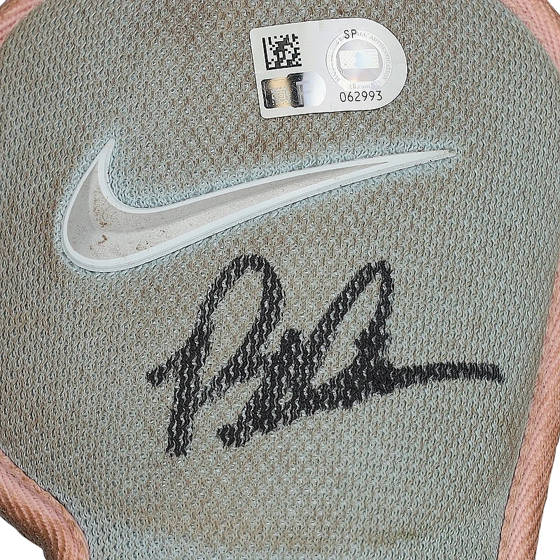 Protège-main Nike bleu clair autographié par Pete Alonso (New York Mets), porté lors d'un match de la saison 2025 de la MLB - HH98515768