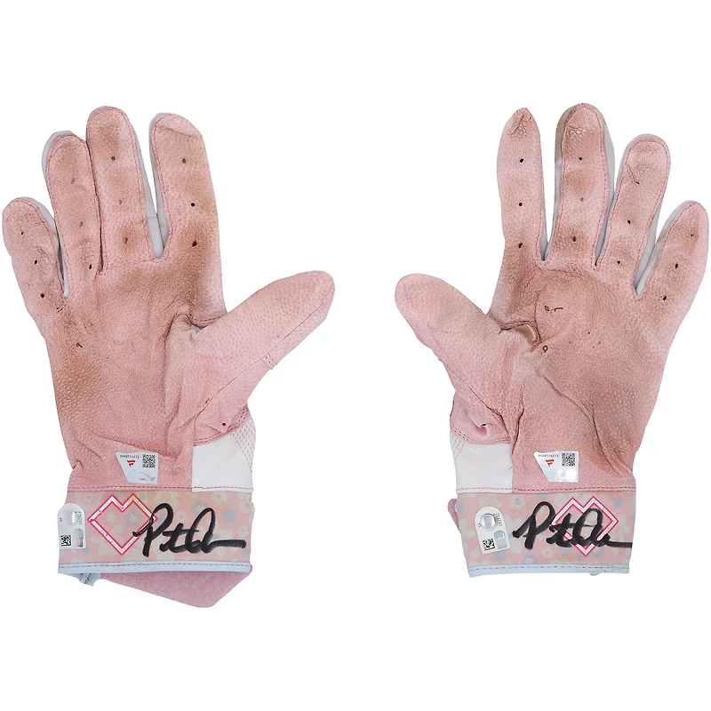 Gants de frappe Nike roses autographiés par Pete Alonso (New York Mets), utilisés en match lors de la saison 2025 de la MLB - HH98516272-73
