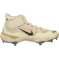 Crampons Nike beiges portés en match par Pete Alonso, des Mets de New York, lors de la saison 2025 de la MLB (autorisés par ce dernier).
