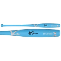 Bâton Victus bleu autographié par Pete Alonso, joueur des Mets de New York, lors de la saison 2025 de la MLB.