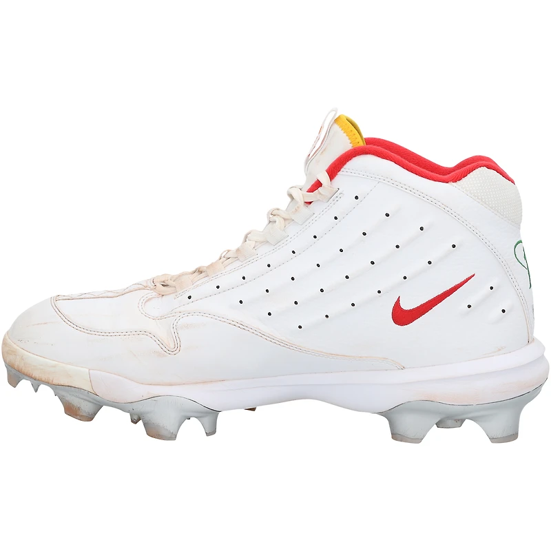 Chaussures Nike blanches portées par Pete Alonso des New York Mets lors de la saison 2025 de la MLB