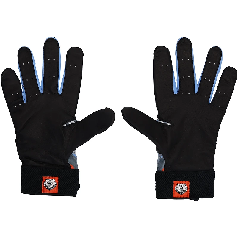 Gants de frappe Nike noirs et gris portés par Pete Alonso, joueur des Mets de New York, lors de la saison 2025 de la MLB.