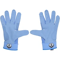 Gants de frappe bleus Nike portés par Pete Alonso, joueur des Mets de New York, lors de la saison 2025 de la MLB.