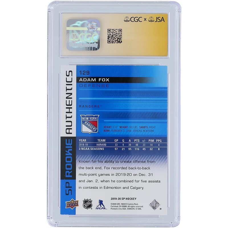 Carte de recrue 9/10 authentifiée 2019-20 Upper Deck SP Blue #129 signée Adam Fox par les New York Rangers, présentée par des fanatiques de la CGC