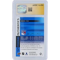 Carte de recrue 9/10 authentifiée 2019-20 Upper Deck SP Blue #129 signée Adam Fox par les New York Rangers, présentée par des fanatiques de la CGC