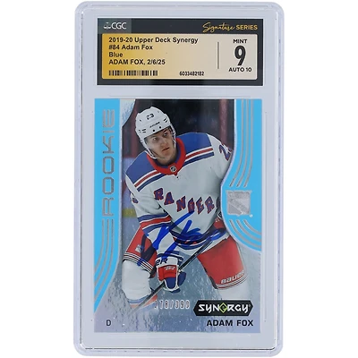 Carte de recrue 9/10 authentifiée 2019-20 Upper Deck Synergy Blue #84 signée Adam Fox des Rangers de New York. Fanatiques de CGC.