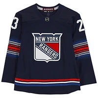 Maillot authentique adidas alternatif bleu marine 2023-24 autographié par Adam Fox des New York Rangers