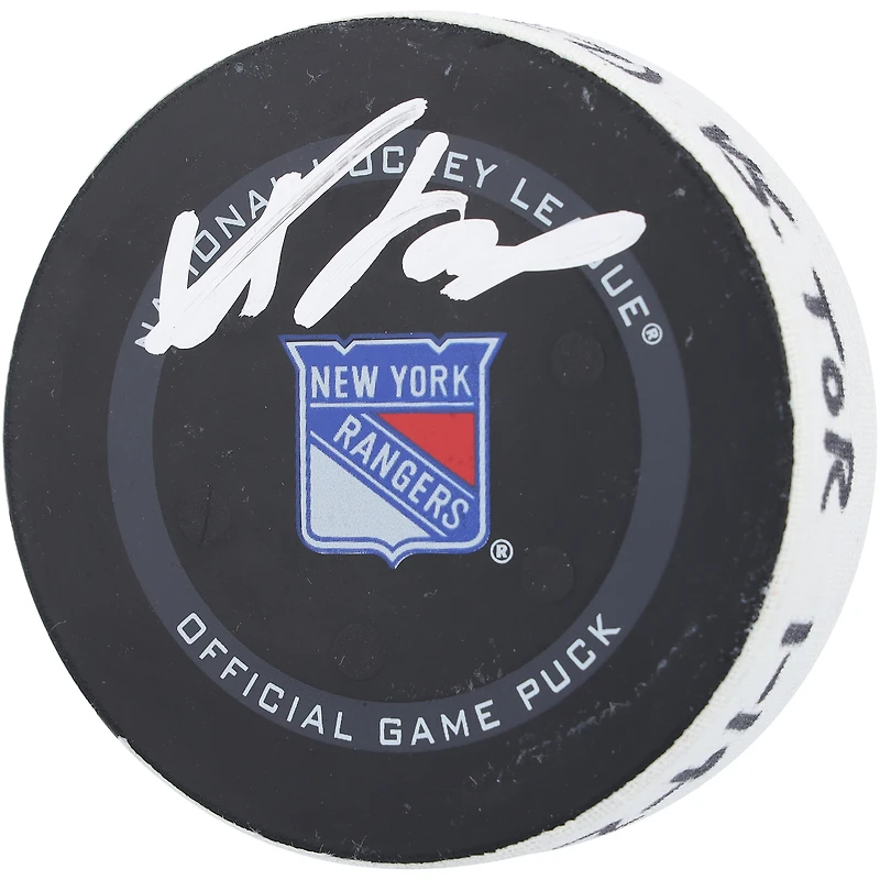 Rondelle de but autographiée par Adam Fox des Rangers de New York lors du match du 19 janvier 2022 contre les Maple Leafs de Toronto - Deuxième des deux buts marqués