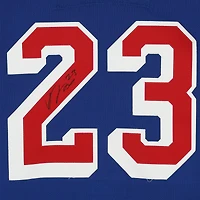 Maillot bleu n° 23, porté en match et autographié par Adam Fox des Rangers de New York, saison 2024-2025 de la LNH.