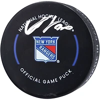 Rondelle de match officielle autographiée par Adam Fox des Rangers de New York