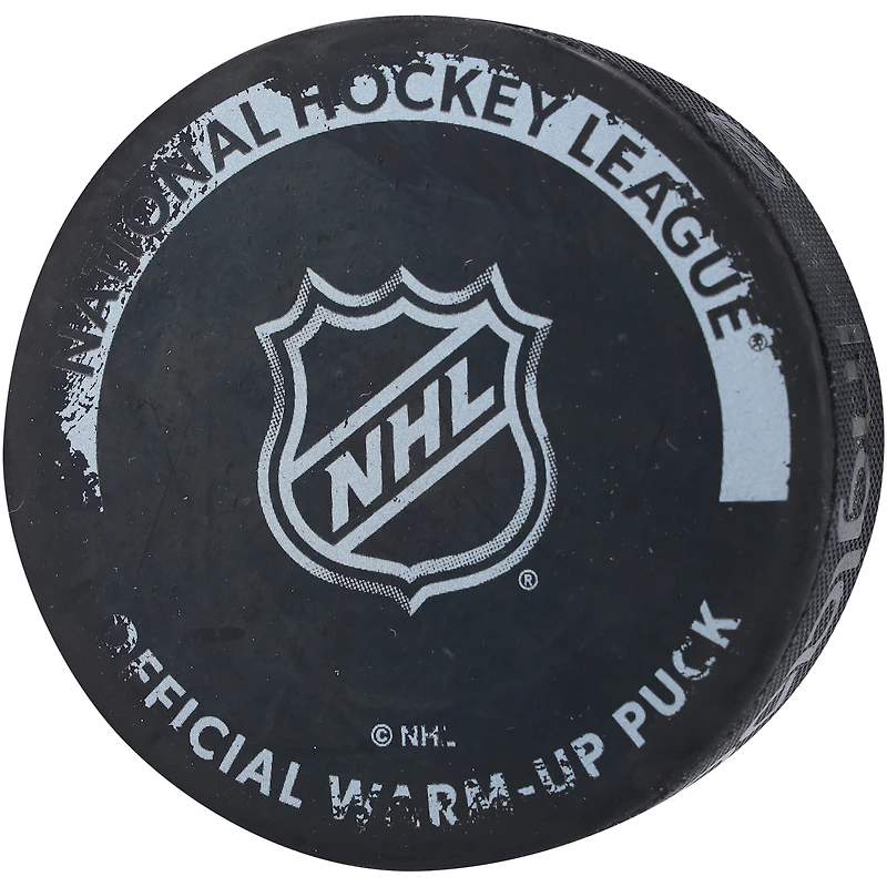 Rondelle d'entraînement autographiée par Adam Fox des Rangers de New York utilisée lors de l'échauffement contre les Oilers d'Edmonton le 26 novembre 2022