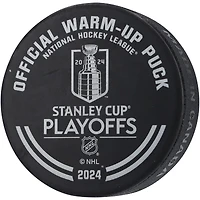 Rondelle d'échauffement autographiée par Adam Fox des Rangers de New York lors du cinquième match de la finale de la Conférence de l'Est lors des séries éliminatoires de la Coupe Stanley 2024 contre les Panthers de la Floride