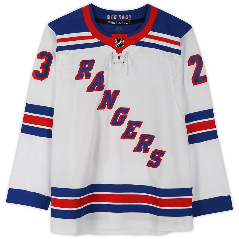 Maillot adidas authentique blanc autographié par Adam Fox des New York Rangers avec inscription « No Quit in NY »