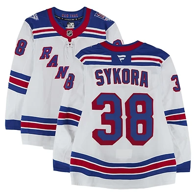 Maillot blanc n° 38 porté par Adam Sýkora des Rangers de New York lors de la saison 2025-2026 de la LNH (série 3).