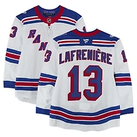Maillot blanc n° 13 porté par Alexis Lafrenière (Rangers de New York) lors de la saison 2025-2026 de la LNH (série 3).