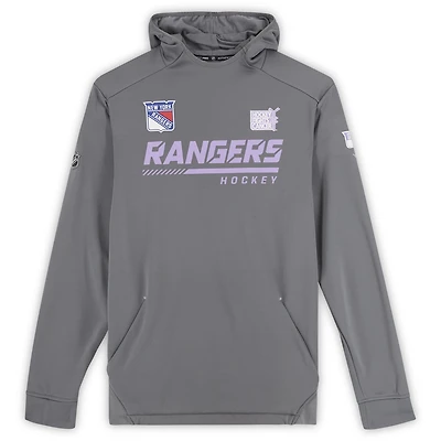 Sweat à capuche gris « Le hockey contre le cancer » porté par Alexis Lafrenière, joueur des Rangers de New York, lors de la saison 2021-2022 de la LNH.