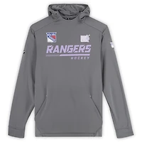 Sweat à capuche gris « Le hockey contre le cancer » porté par Alexis Lafrenière, joueur des Rangers de New York, lors de la saison 2021-2022 de la LNH.