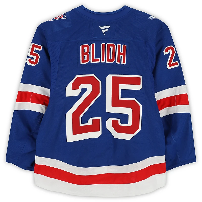 Maillot bleu n° 25 porté par Anton Blidh des Rangers de New York lors de la saison 2025-2026 de la LNH.