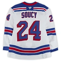 Maillot blanc n° 24 porté par Carson Soucy des Rangers de New York lors de la saison 2025-2026 de la LNH.