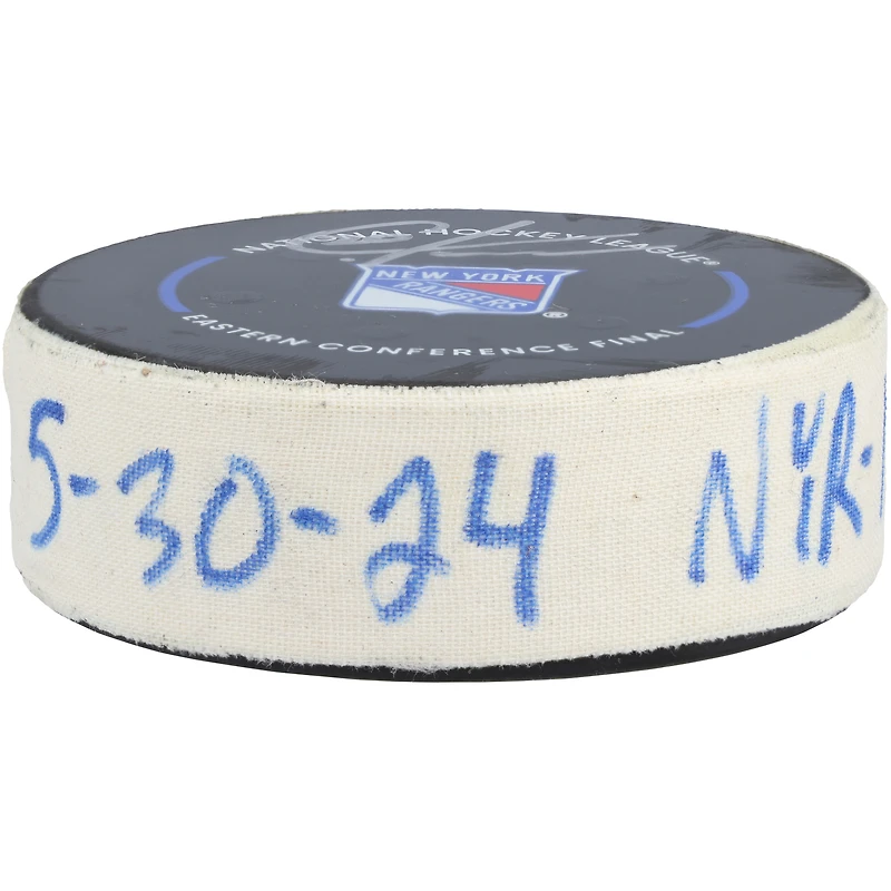 Rondelle de but dédicacée par Chris Kreider des Rangers de New York lors du match du 30 mai 2024 contre les Panthers de la Floride