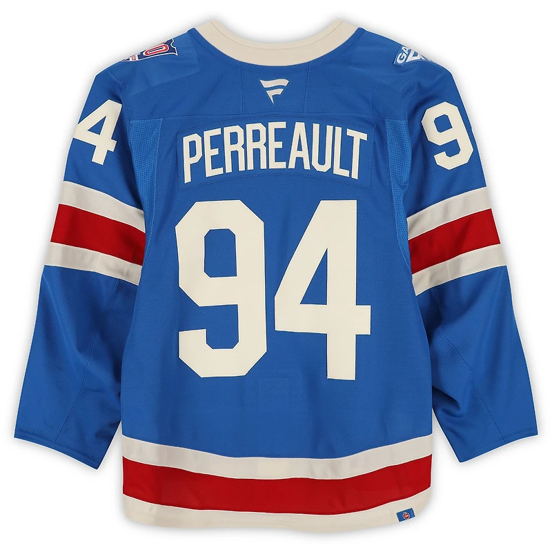 Maillot bleu du centenaire n° 94 porté par Gabe Perreault des Rangers de New York contre les Maple Leafs de Toronto le 5 mars 2026
