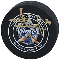 Henrik Lundqvist des Rangers de New York a dédicacé la rondelle de match officielle de la Classique d'hiver de la LNH 2018