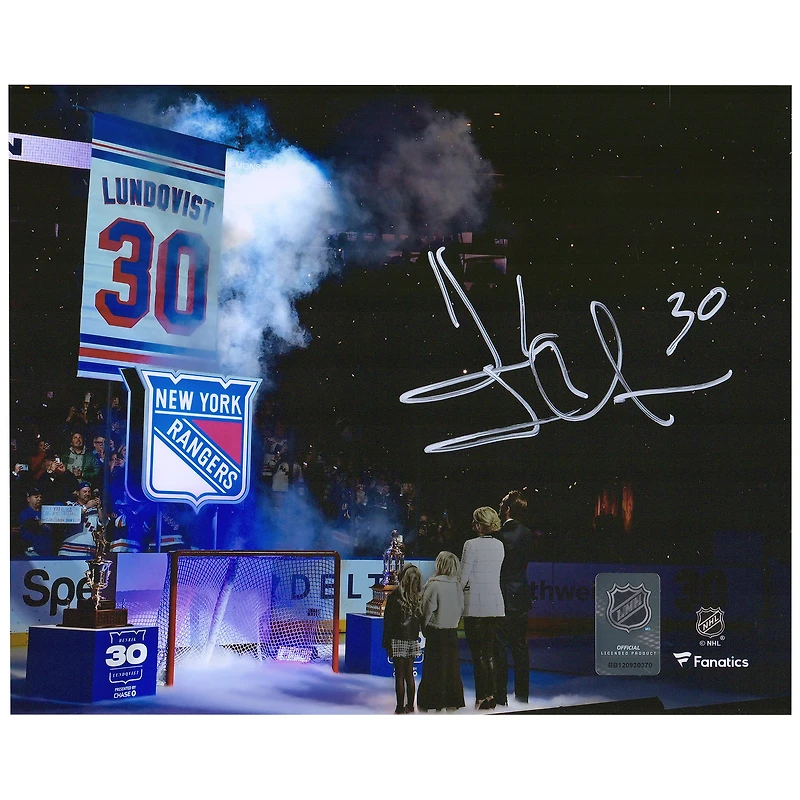 Photo dédicacée de Henrik Lundqvist, joueur des Rangers de New York, lors de la levée de la bannière (8 x 10 pouces).
