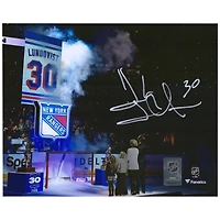 Photo dédicacée de Henrik Lundqvist, joueur des Rangers de New York, lors de la levée de la bannière (8 x 10 pouces).