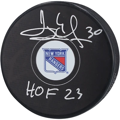 Rondelle de hockey autographiée par Henrik Lundqvist des Rangers de New York avec l'inscription « HOF 23 »