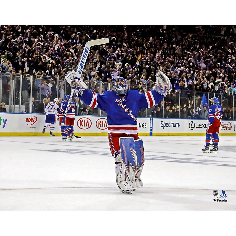 Photographie non signée de célébration Henrik Lundqvist des Rangers New York